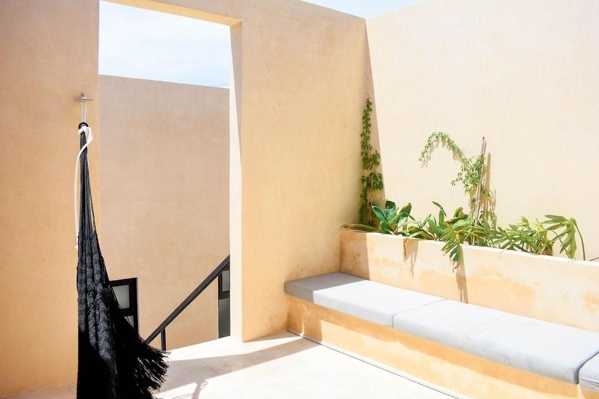 In La Veleta With Private Rooftop *