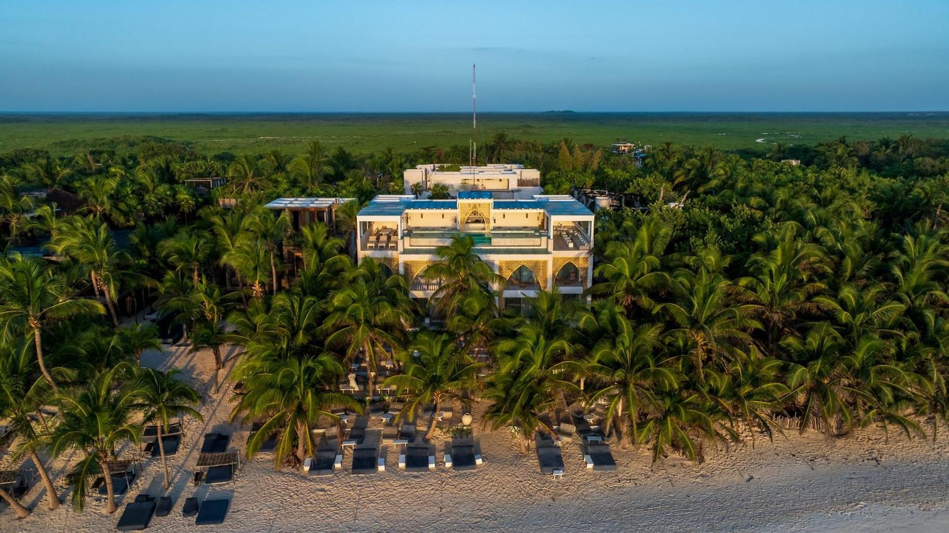 Hotel Sana Beachfront Boutique 5*