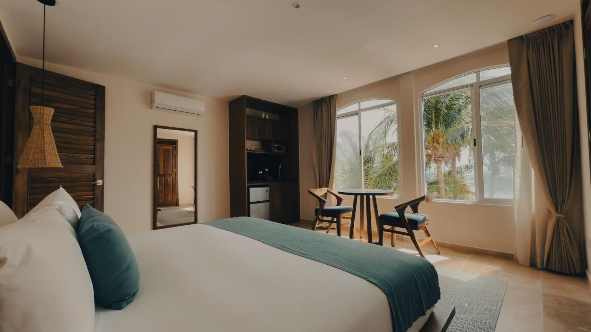 Casa Altamar Hotel