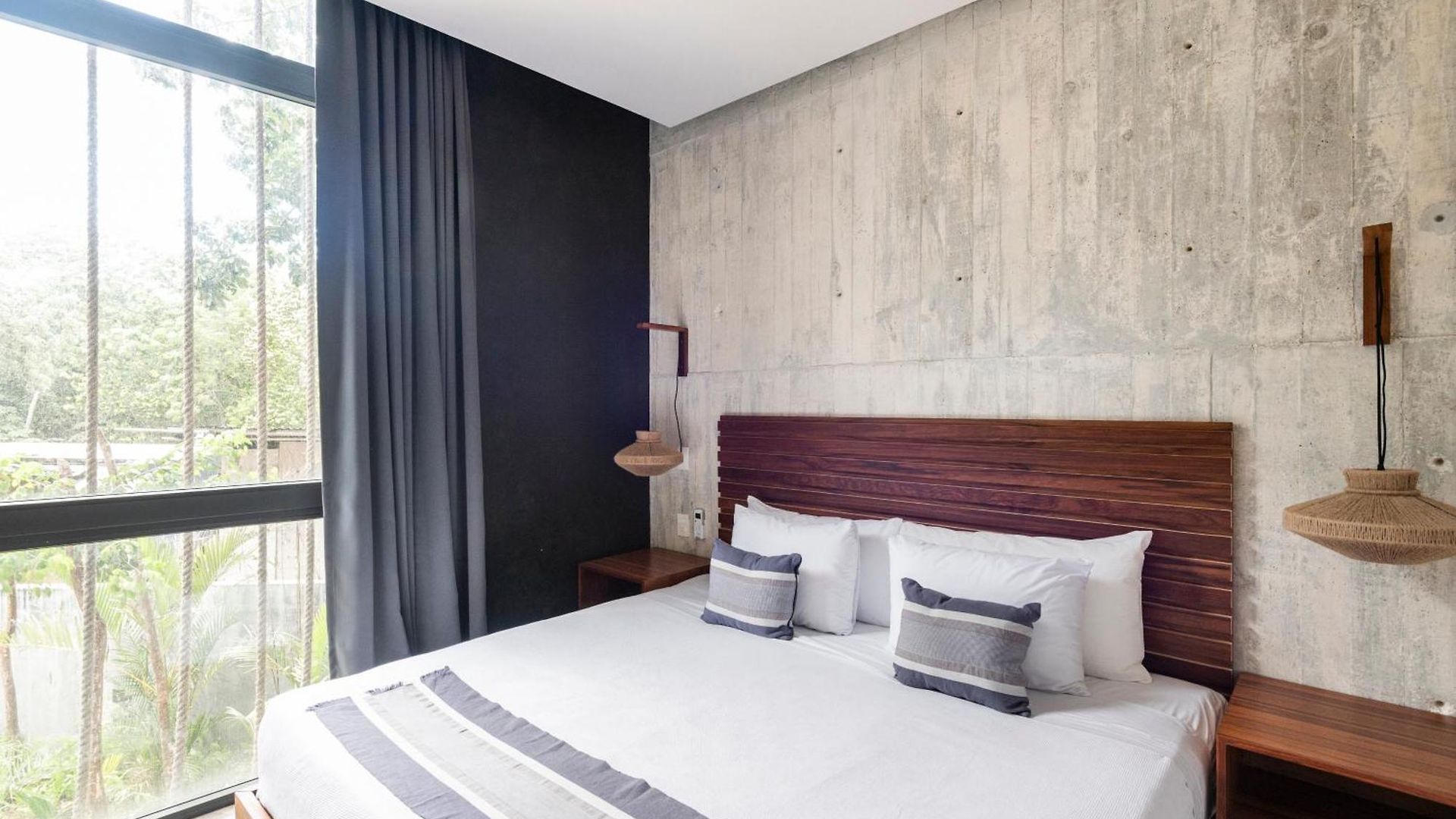 Iik Luxury By Spot *