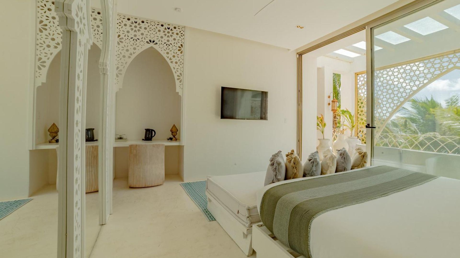 Sana Beachfront Boutique