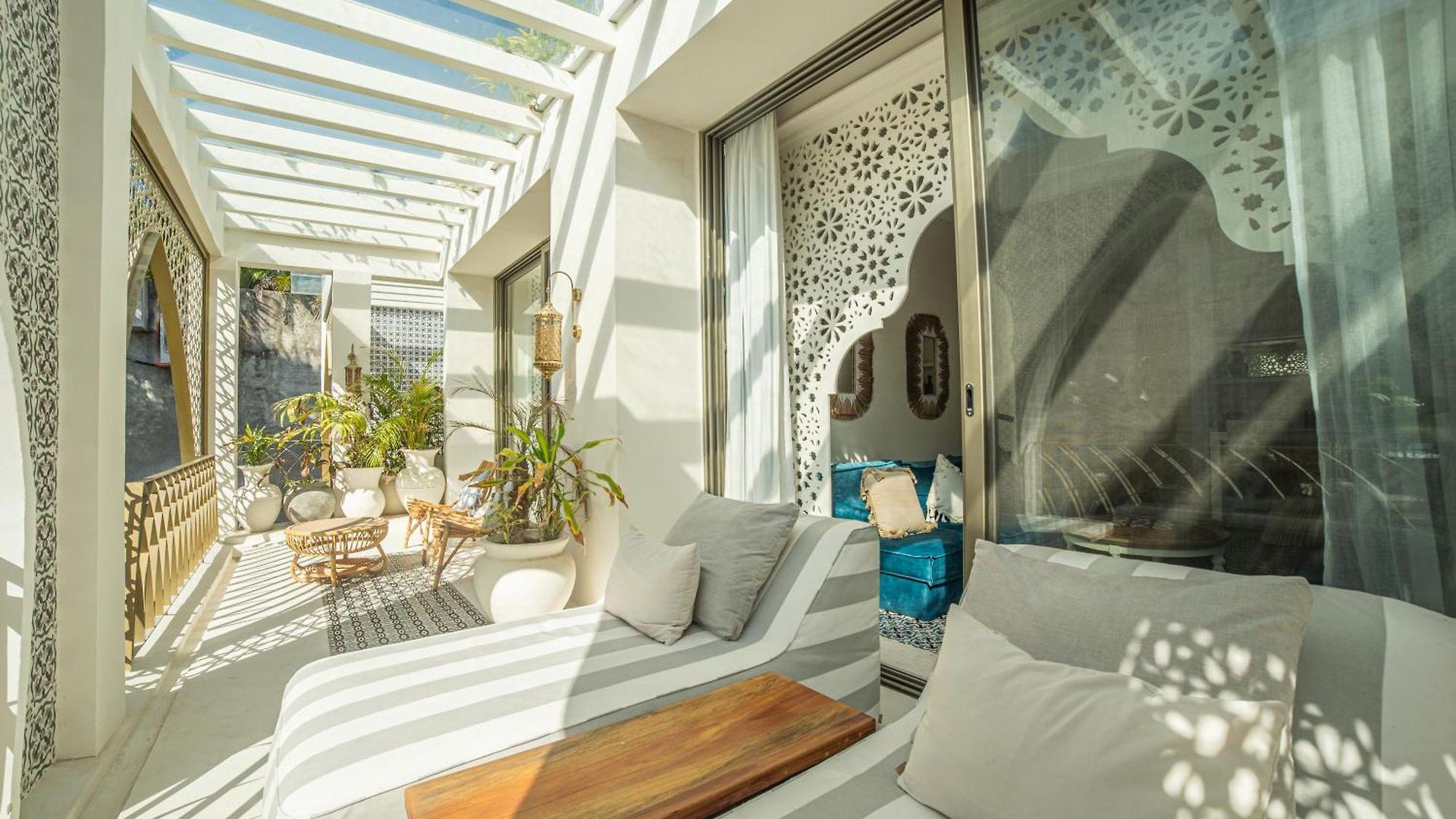 Hotel Sana Beachfront Boutique 5*