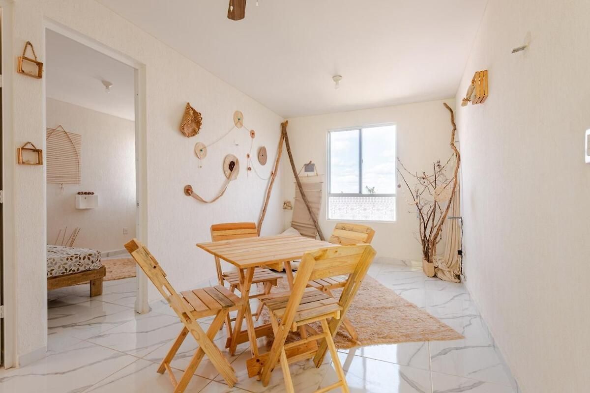Hippie Artisan Jungle Flat Pool Apartment *