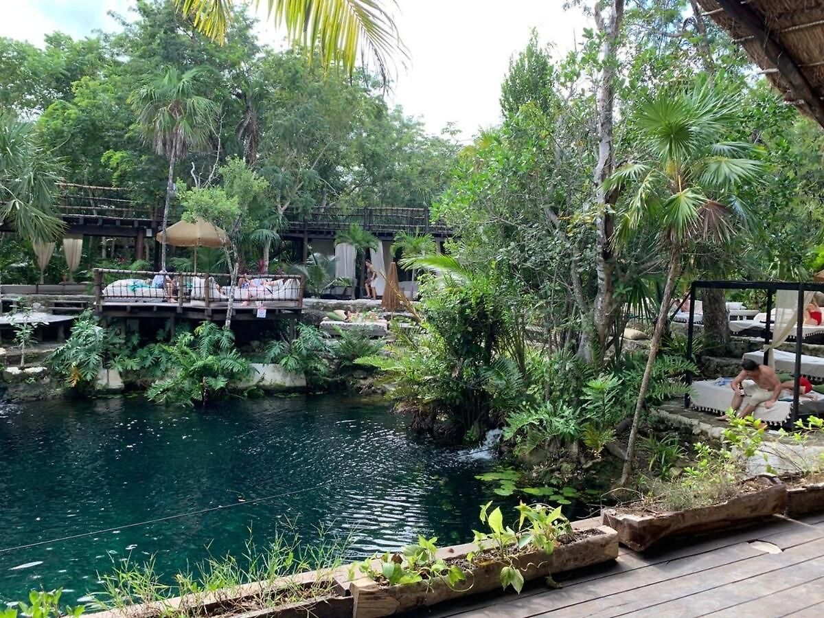 Hippie Artisan Jungle Flat Pool *