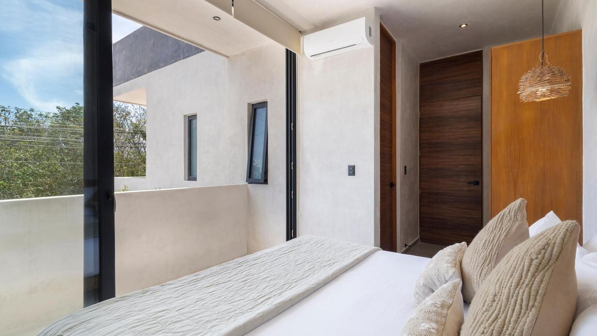 Luxury With 2 Private Pools & Rooftop Villa