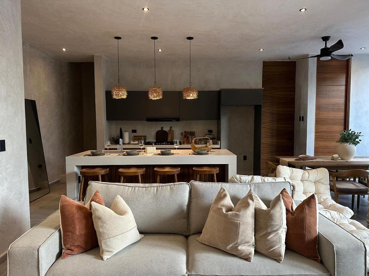 Luxury With 2 Private Pools & Rooftop