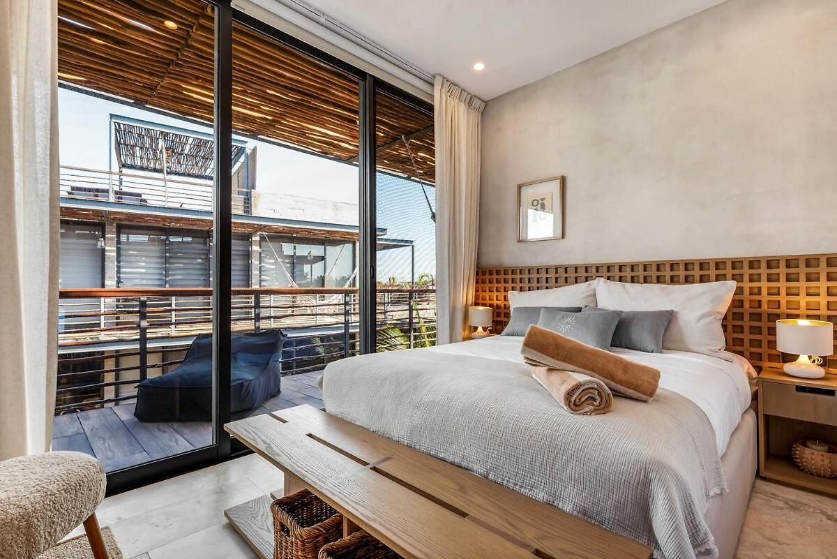 Apartment Gorgeous Luxury Penthouse At Xalet With Private Roof And Jacuzzi