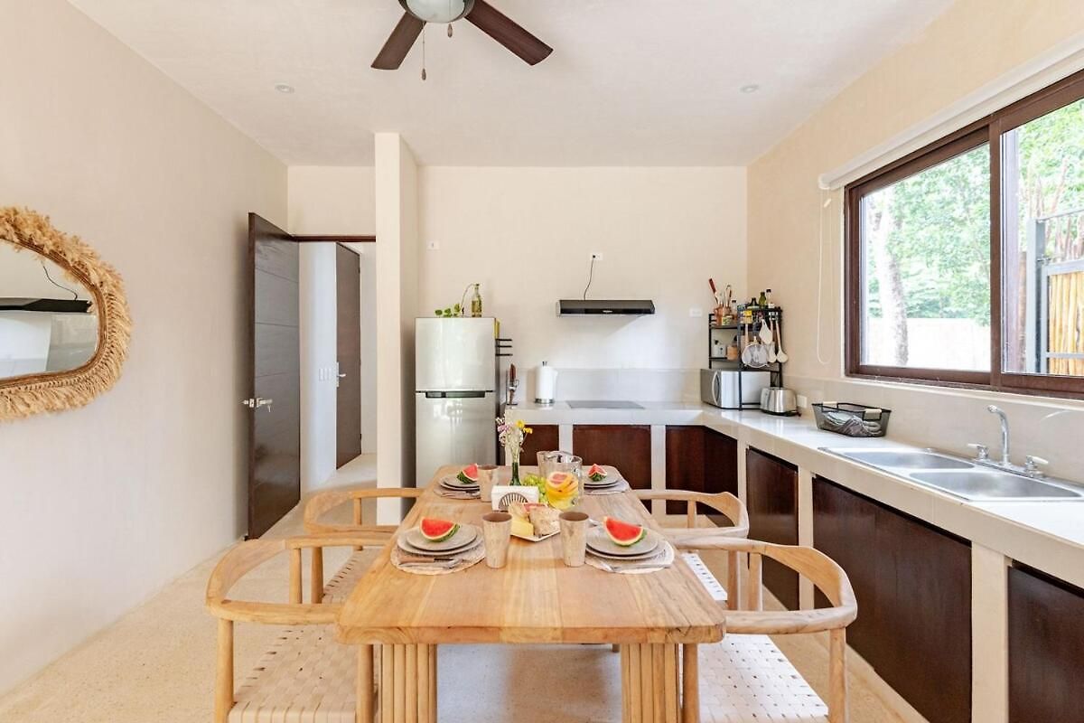 W Private Pool Ideal For Families Y Friends Holiday home *