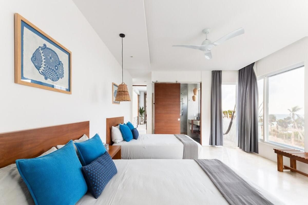 Villa Luxury Oceanfront Estate With Pool, Staff, Sleeps 24 *