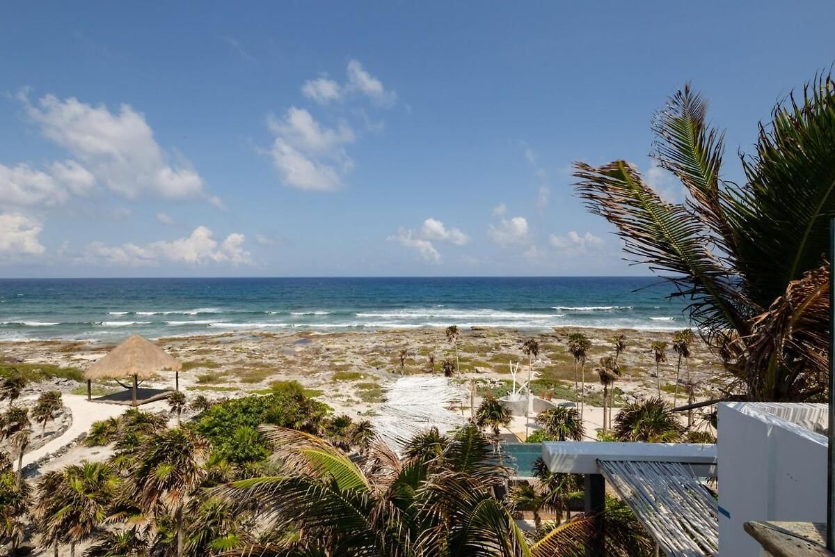 Villa Luxury Oceanfront Estate With Pool, Staff, Sleeps 24