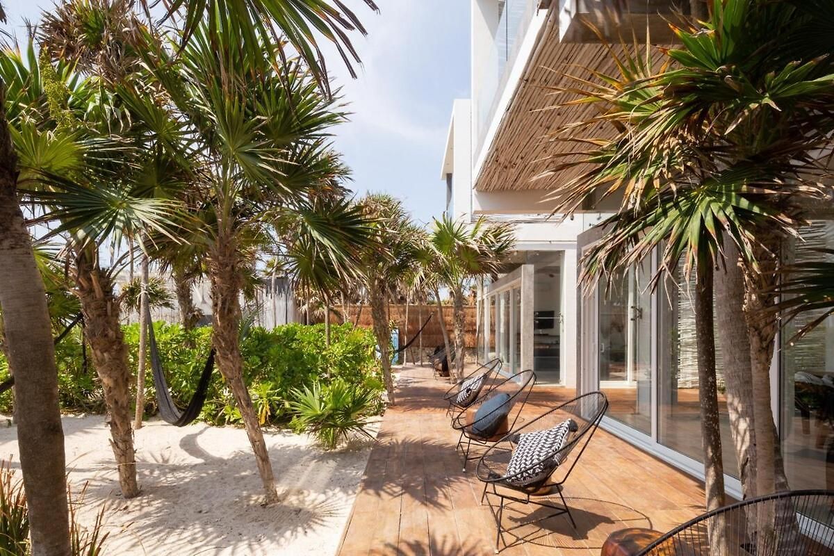 Villa Luxury Oceanfront Estate With Pool, Staff, Sleeps 24 *