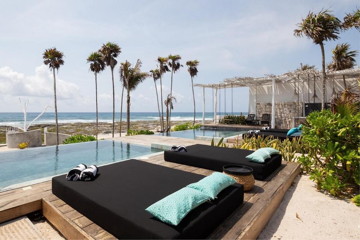 Luxury Oceanfront Estate With Pool, Staff, Sleeps 24 Villa *