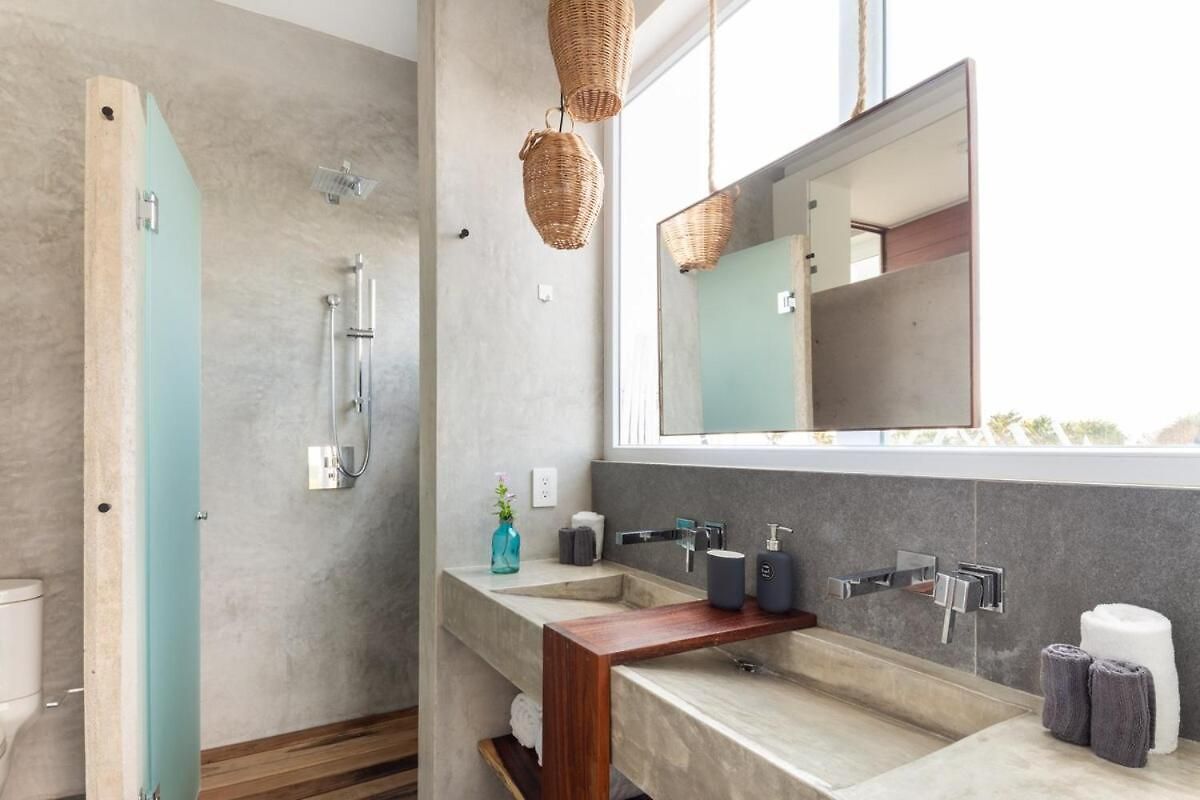Luxury Oceanfront Estate With Pool, Staff, Sleeps 24 Tulum