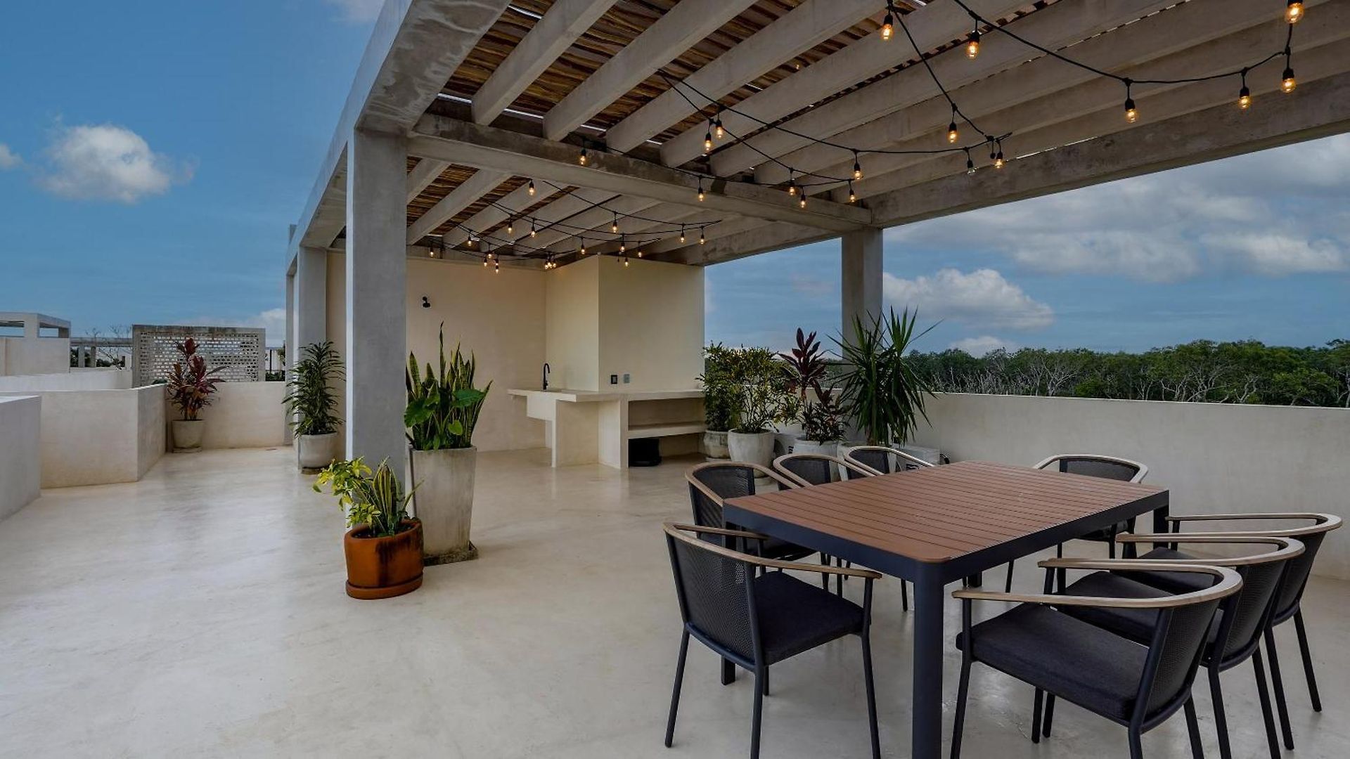 Apartment Penthouse With Private Pool, Rooftop, And Stunning Views *