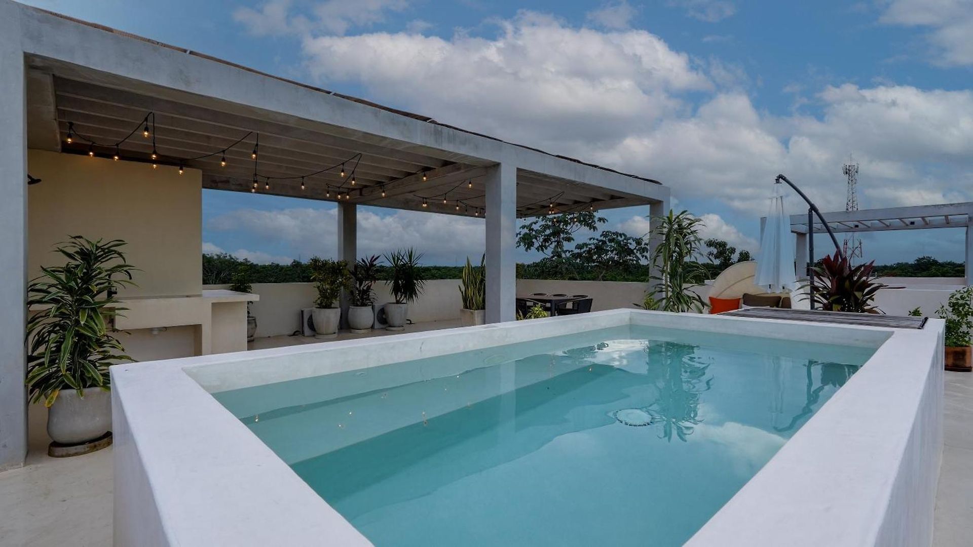 Penthouse With Private Pool, Rooftop, And Stunning Views Apartment *