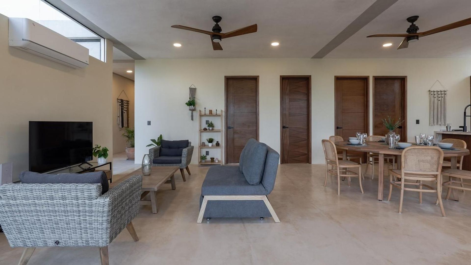 Penthouse With Private Pool, Rooftop, And Stunning Views Apartment *