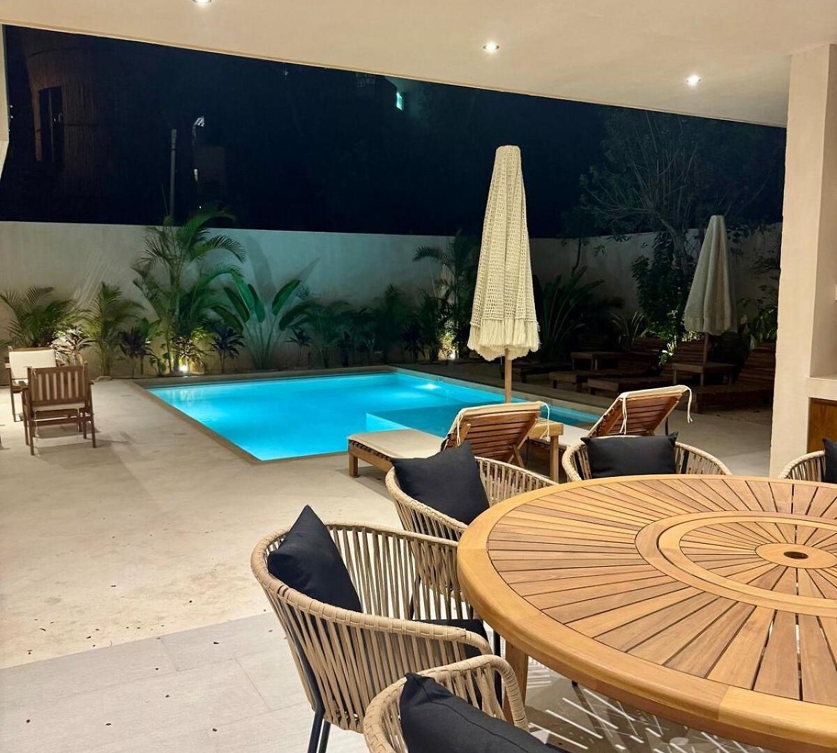 Erze 4 Bedrooms And Private Pool