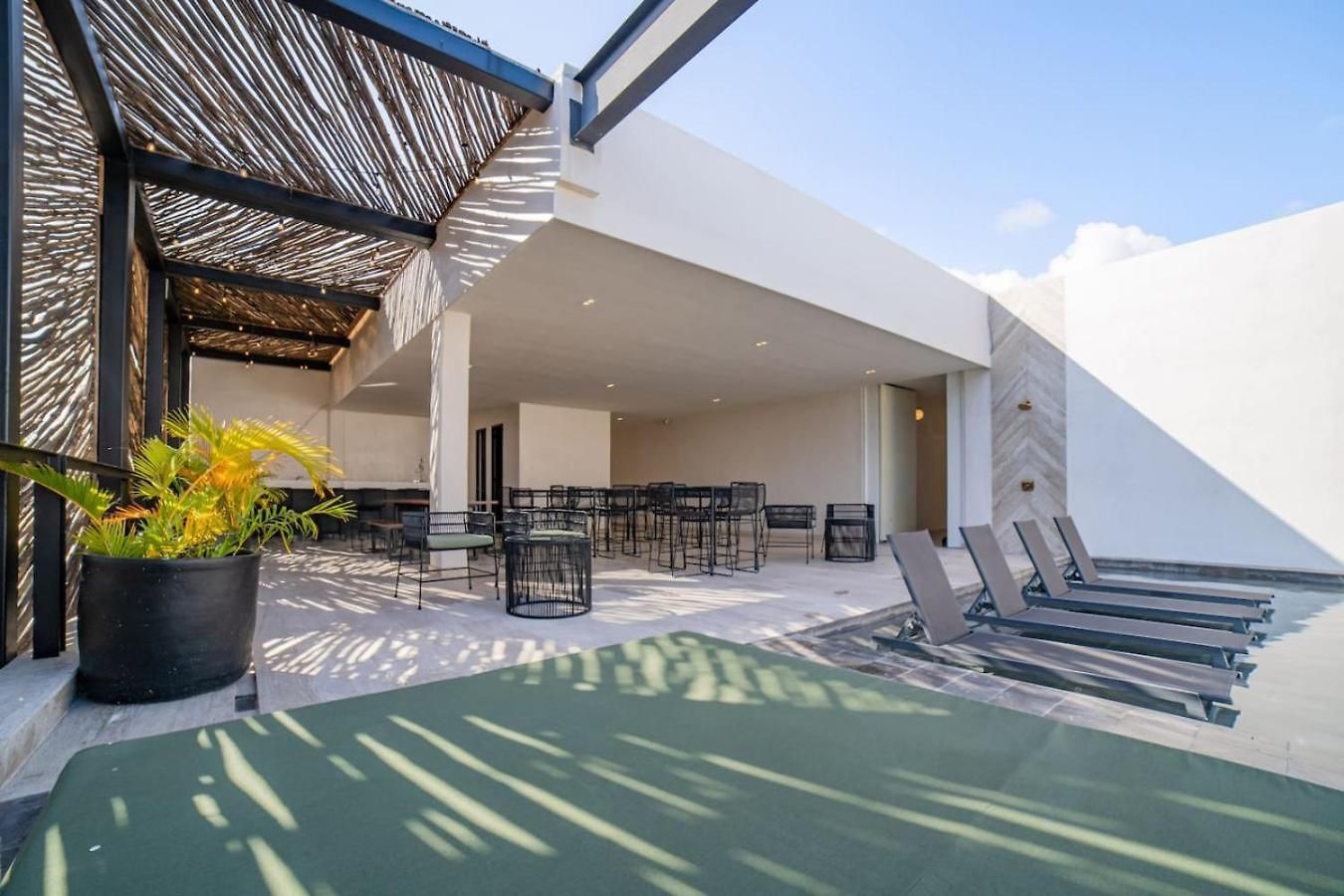 203 2 Bedroom Live The Paradise Exclusive Retreat