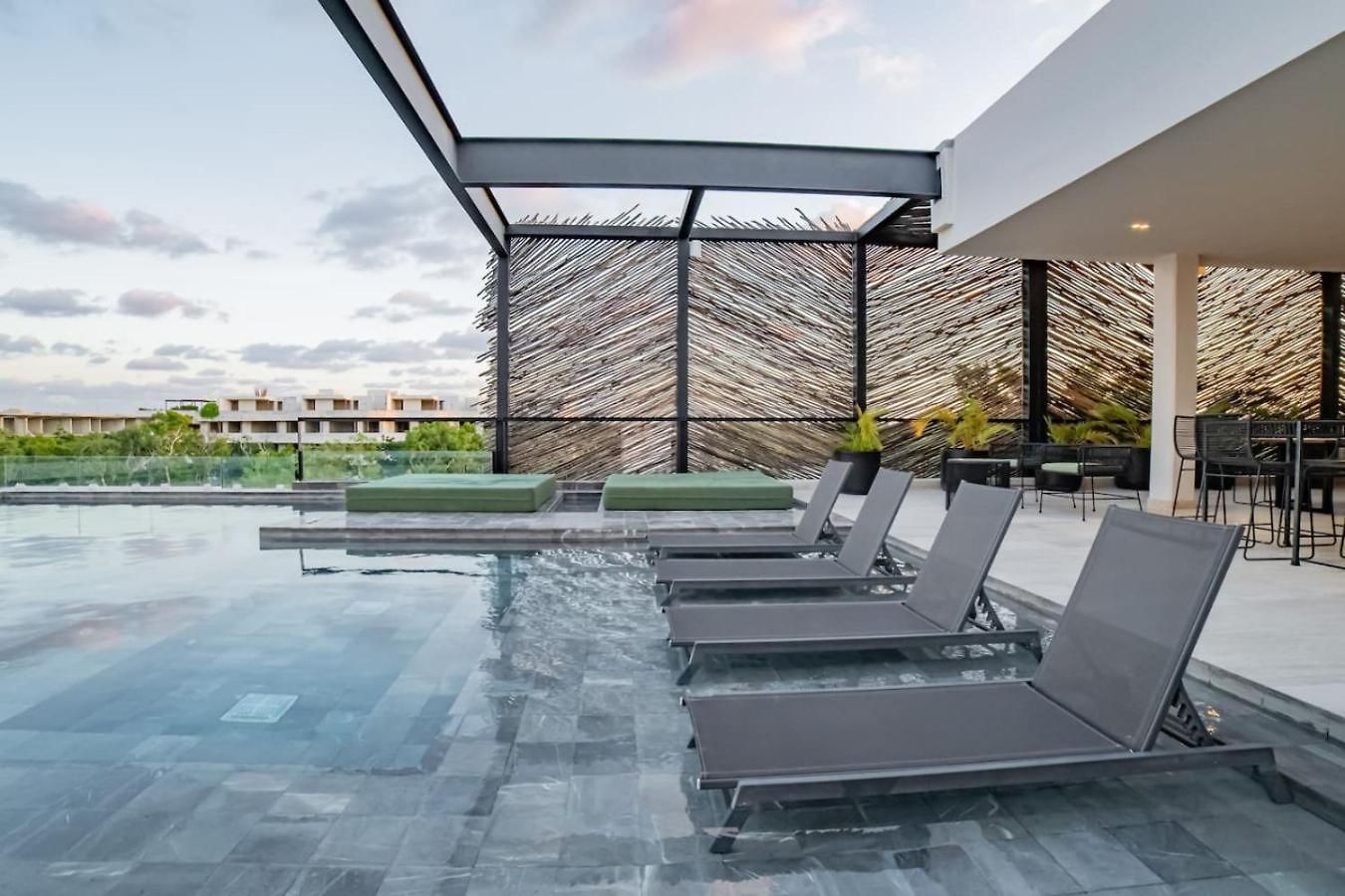 203 2 Bedroom Live The Paradise Exclusive Retreat Apartment