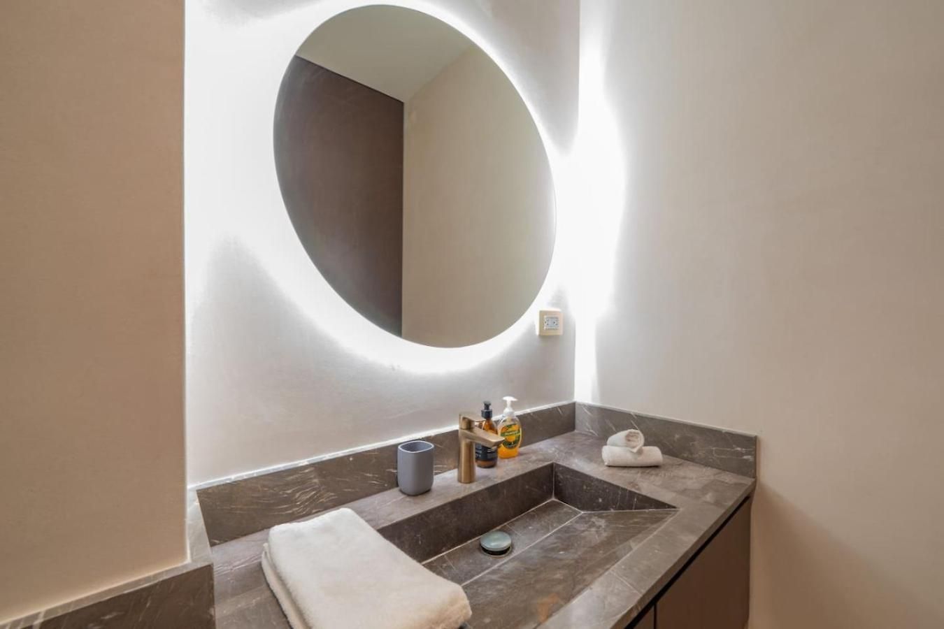 203 2 Bedroom Live The Paradise Exclusive Retreat Apartment *
