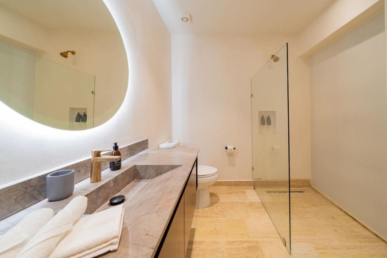 203 2 Bedroom Live The Paradise Exclusive Retreat Apartment