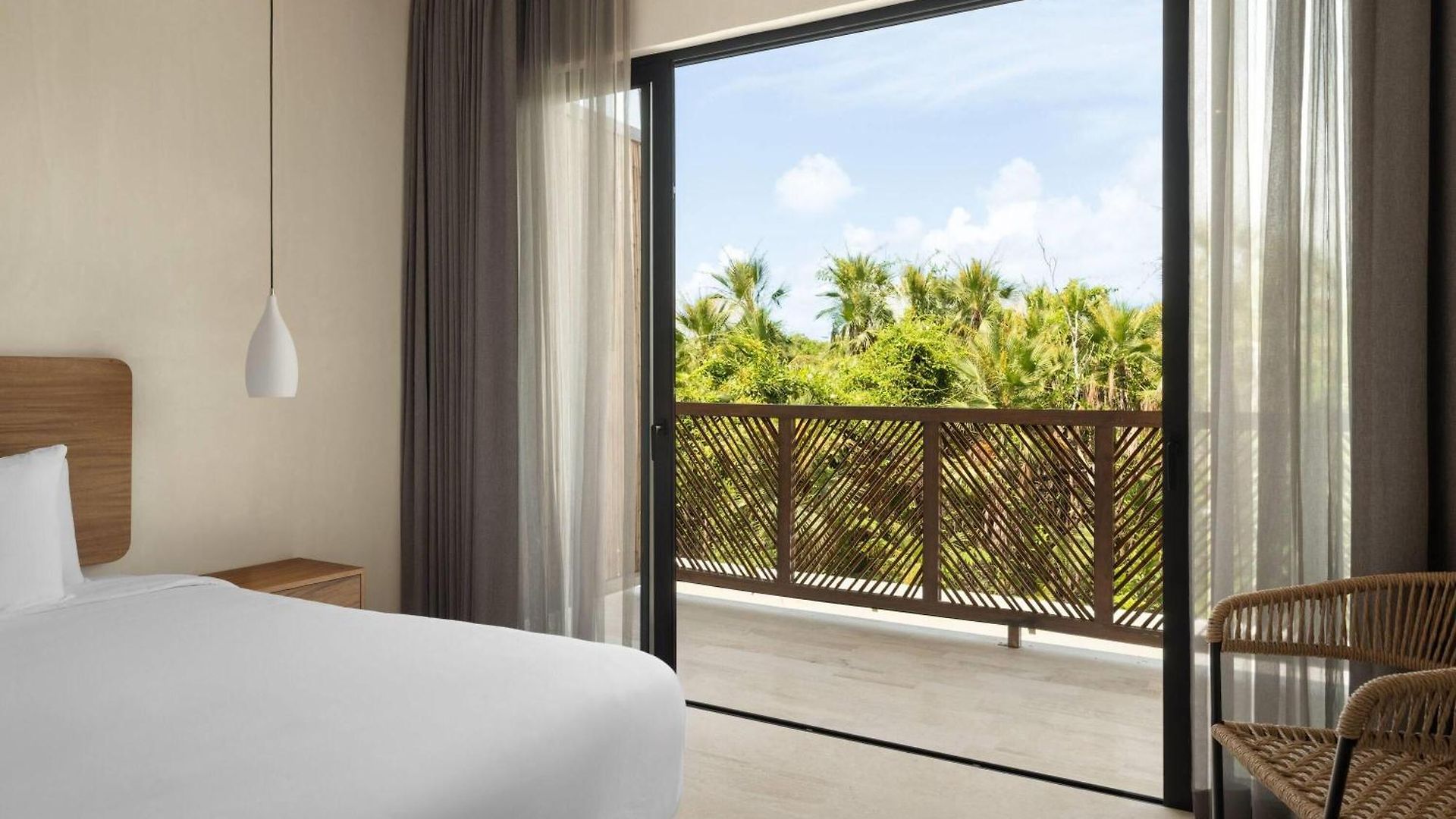 Wyndham Hotel