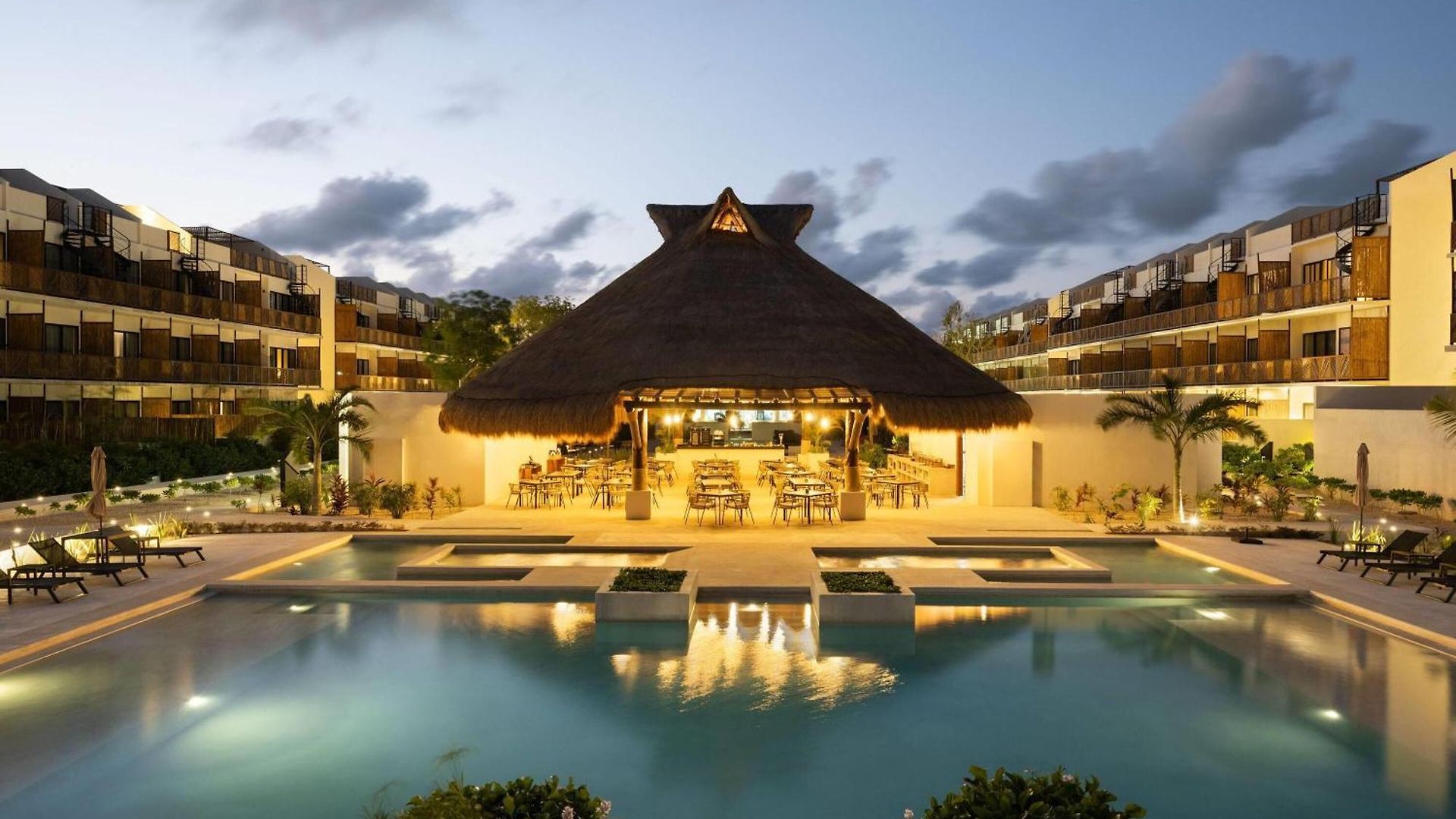 Wyndham Hotel 4*