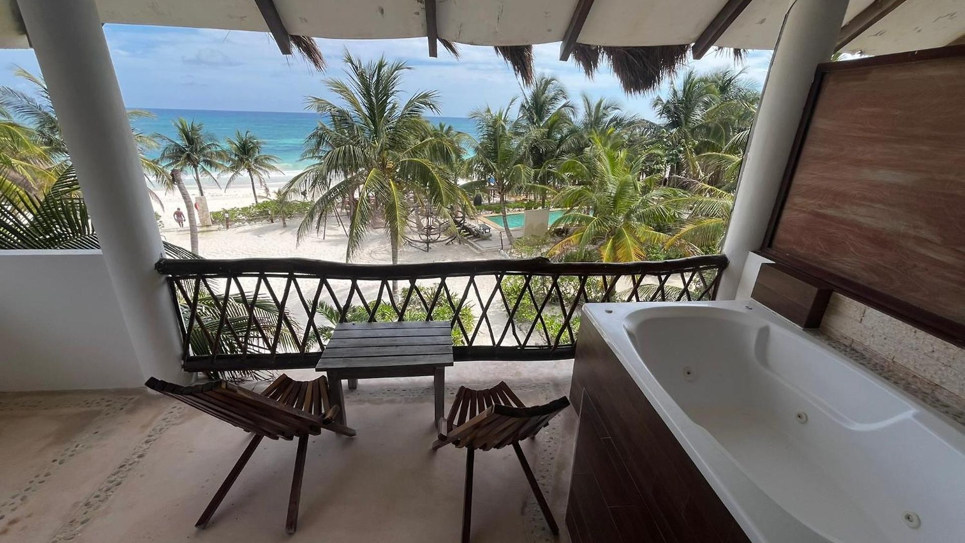 Hotel Mia Front