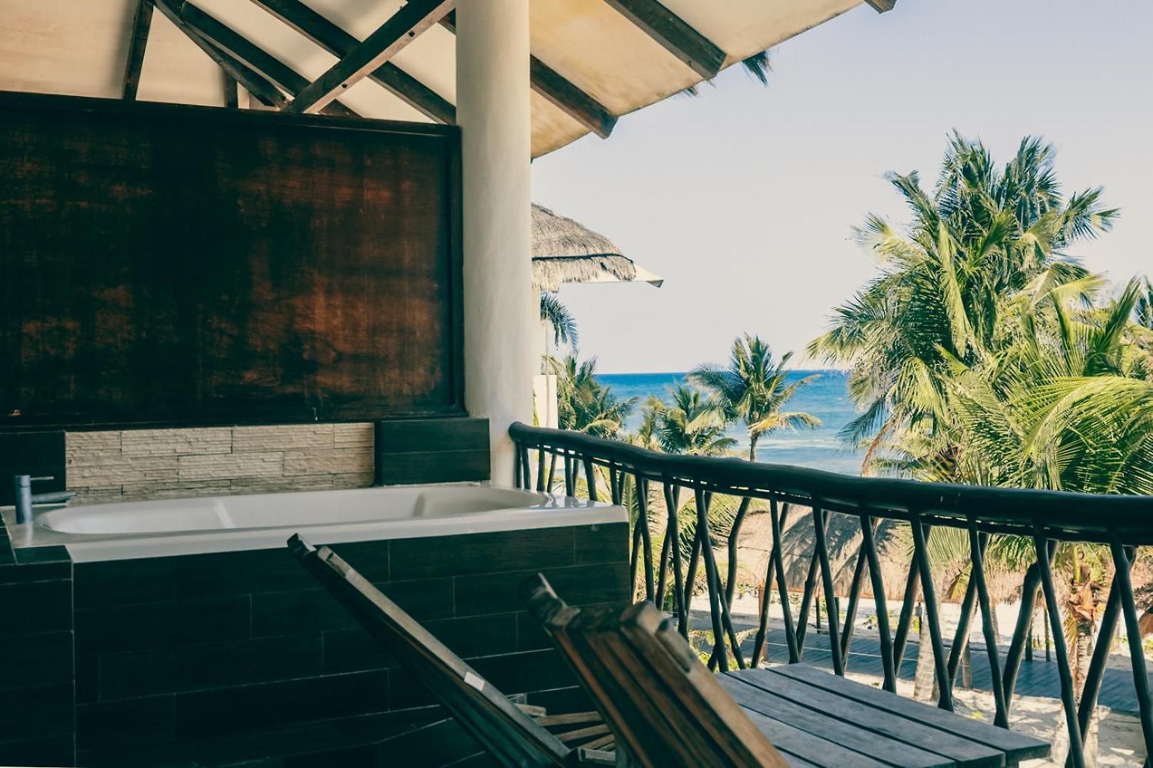 Mia Front * Tulum