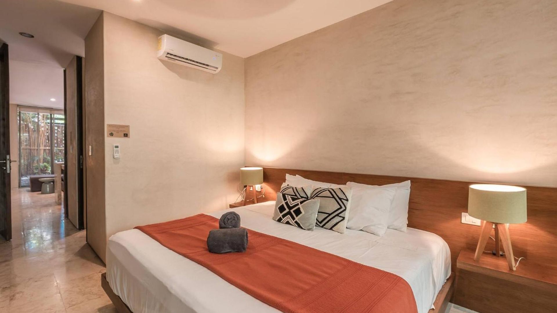 Monet - Free Bikes & Pass & Private Pool Apartment