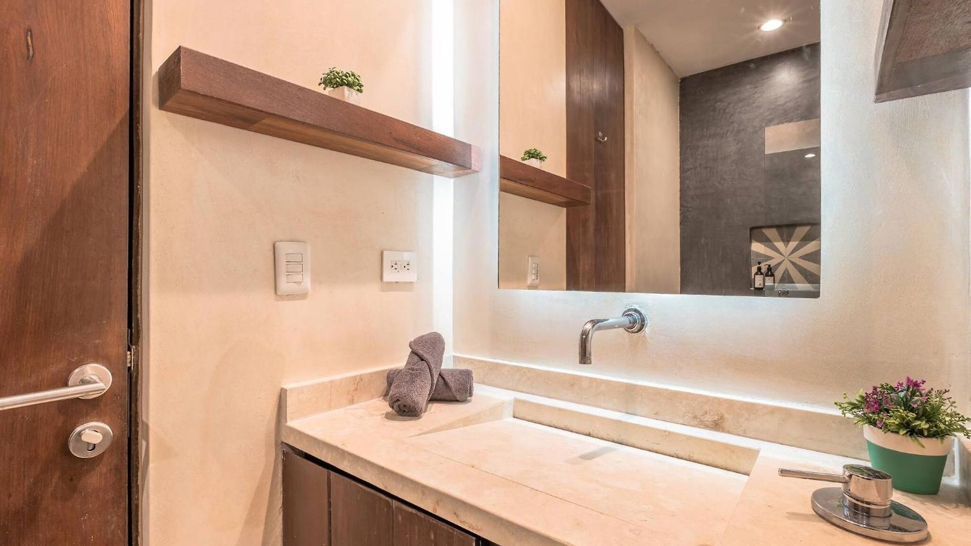 Monet - Free Bikes & Pass & Private Pool Apartment *