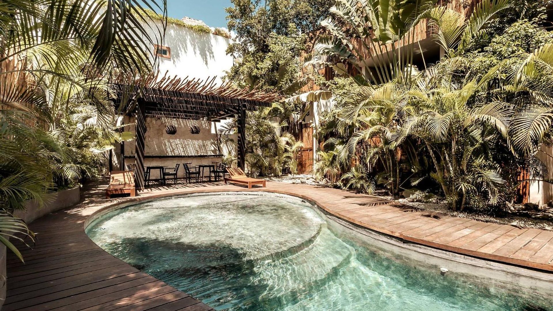 Monet - Free Bikes & Pass & Private Pool Apartment *