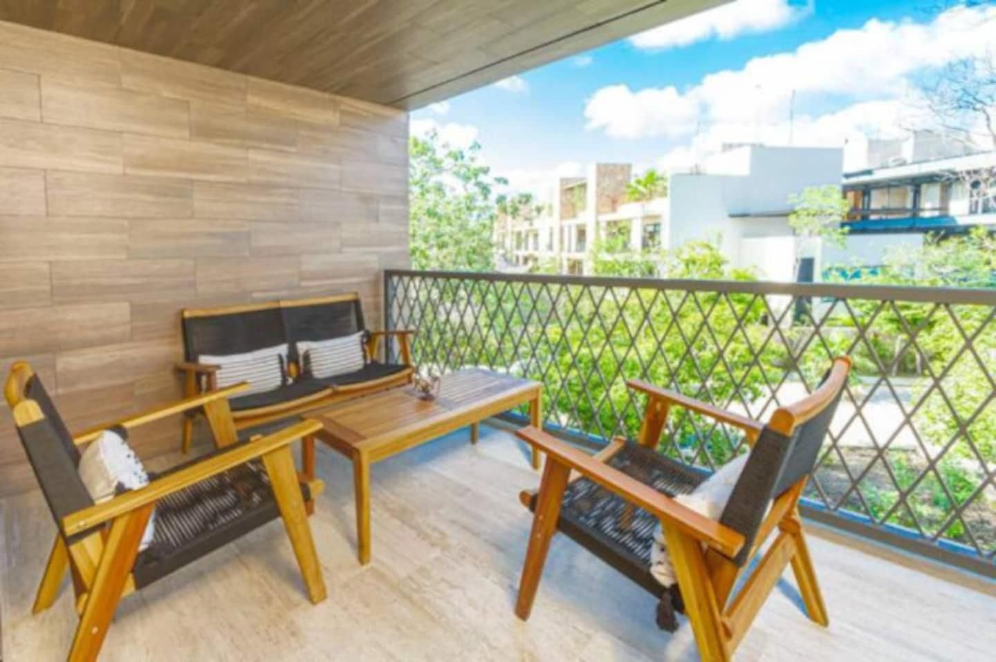 Hotel Casa Vibe-ph- Private - Rooftop- Pool- 3 Balcony