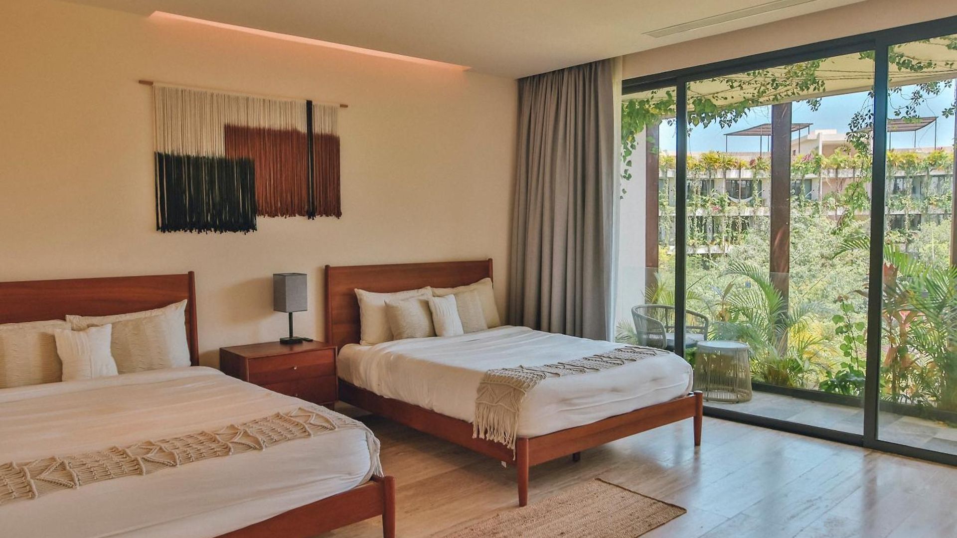 Lux Free Shuttle,gym,private Pool Apartment *