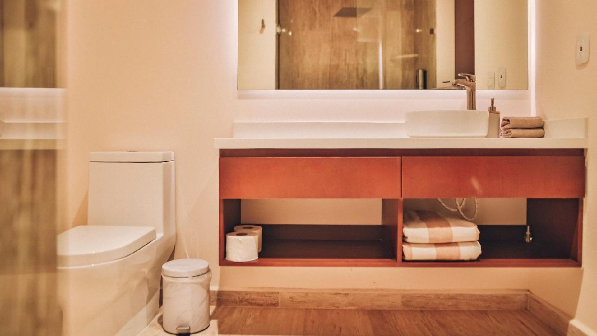 Lux Free Shuttle,gym,private Pool Apartment *