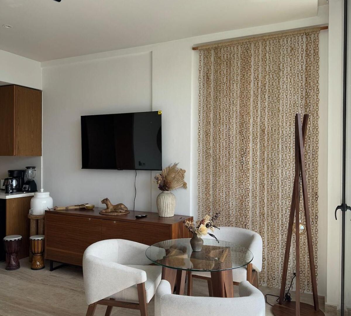 Luxurious Mistiq Gardensii Pool Beachclub Tulum