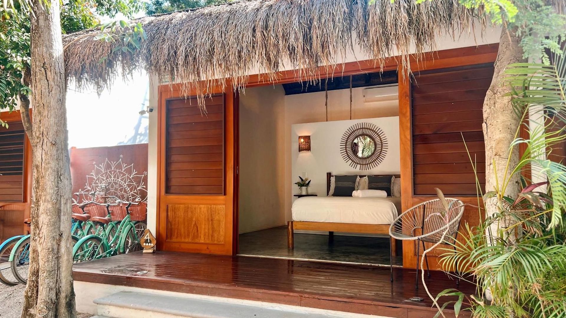 Mimosa Hostal *