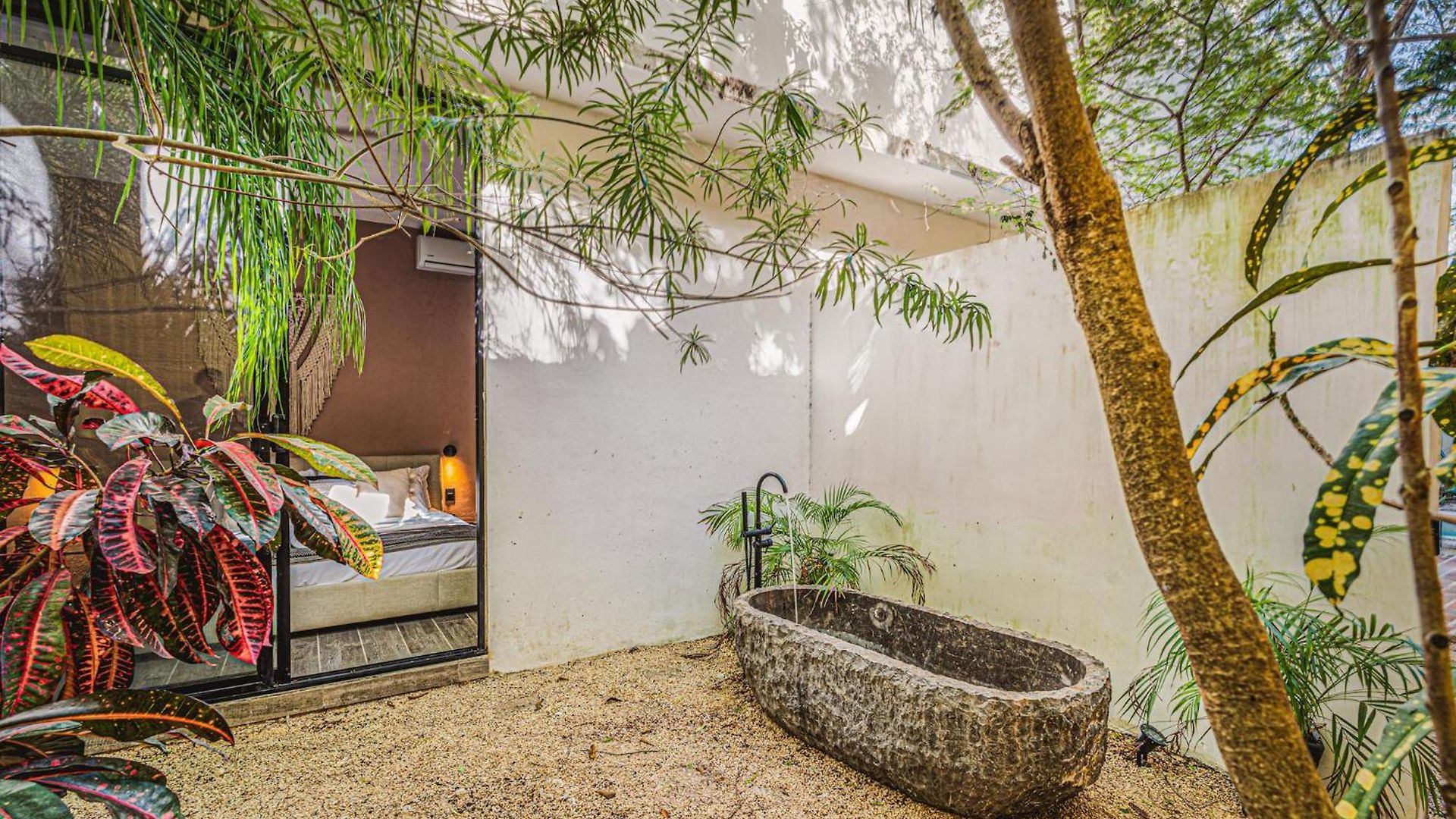 Serene 4br W Pool Hot Tub 1xfree Breakfast *