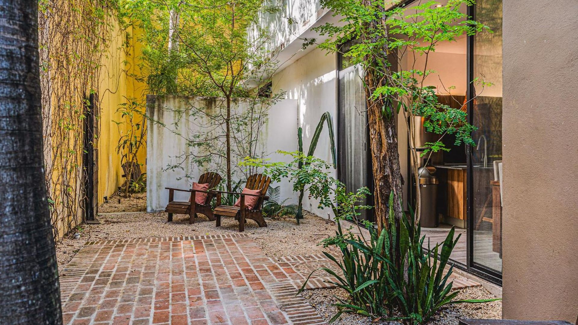 Serene 4br W Pool Hot Tub 1xfree Breakfast