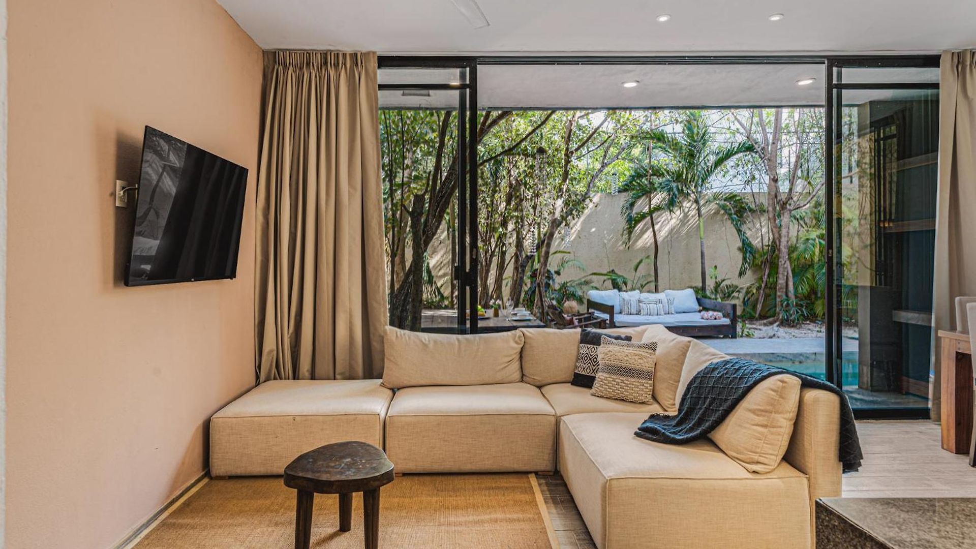 Serene 4br W Pool Hot Tub 1xfree Breakfast *