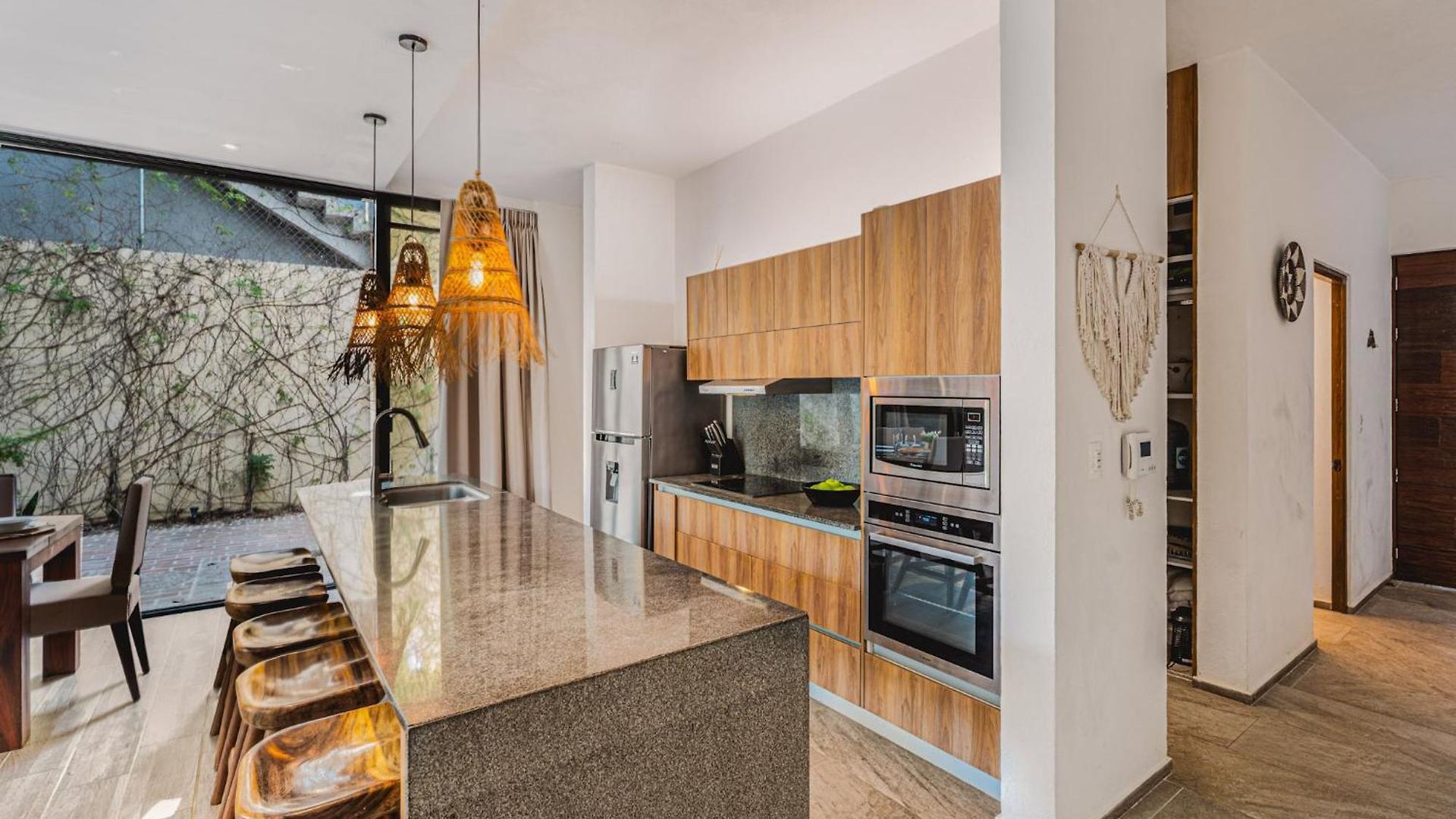 Serene 4br W Pool Hot Tub 1xfree Breakfast Apartment