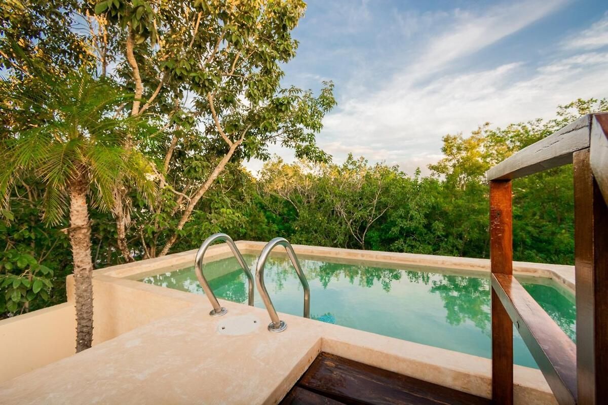 Casa Hibiscus Sky-high Pool With Birds Above The Jungle Villa Tulum