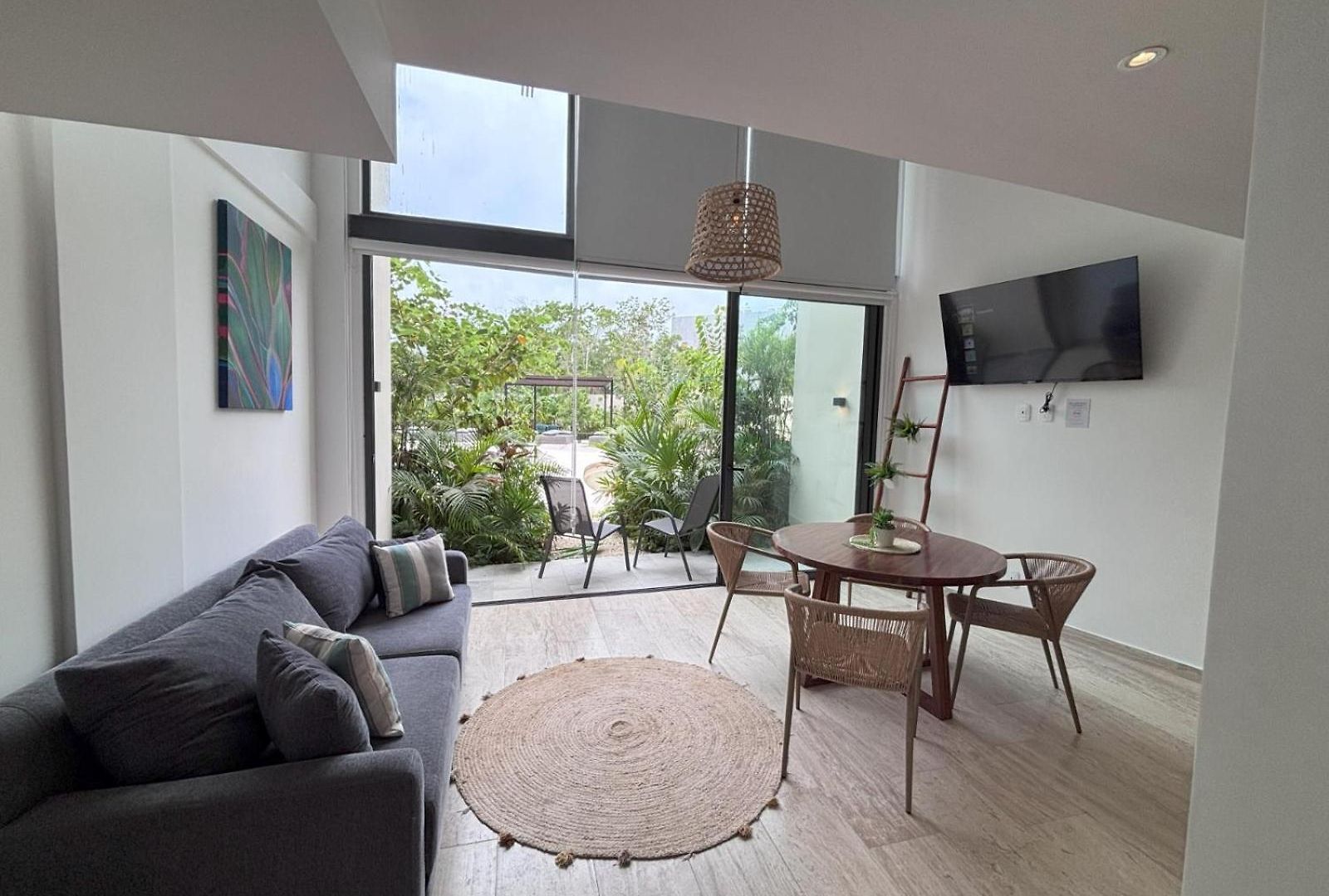 Modern & Luxury At Mistiq
