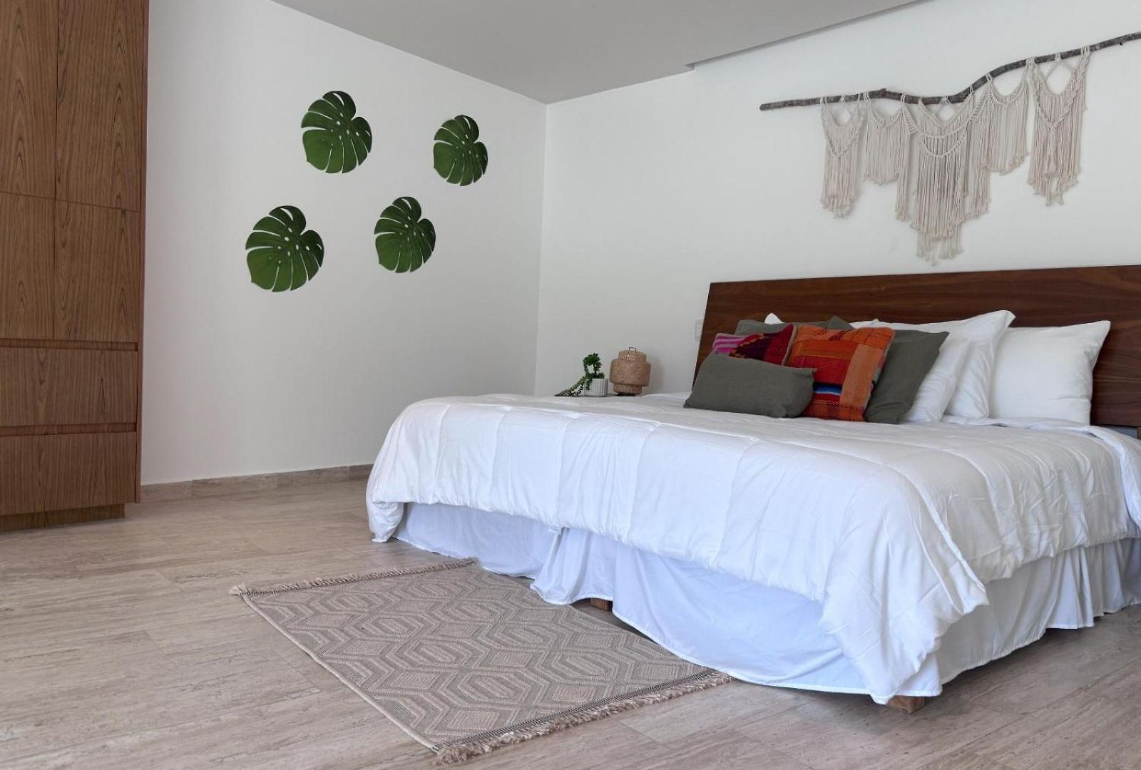 Modern & Luxury At Mistiq Apartment