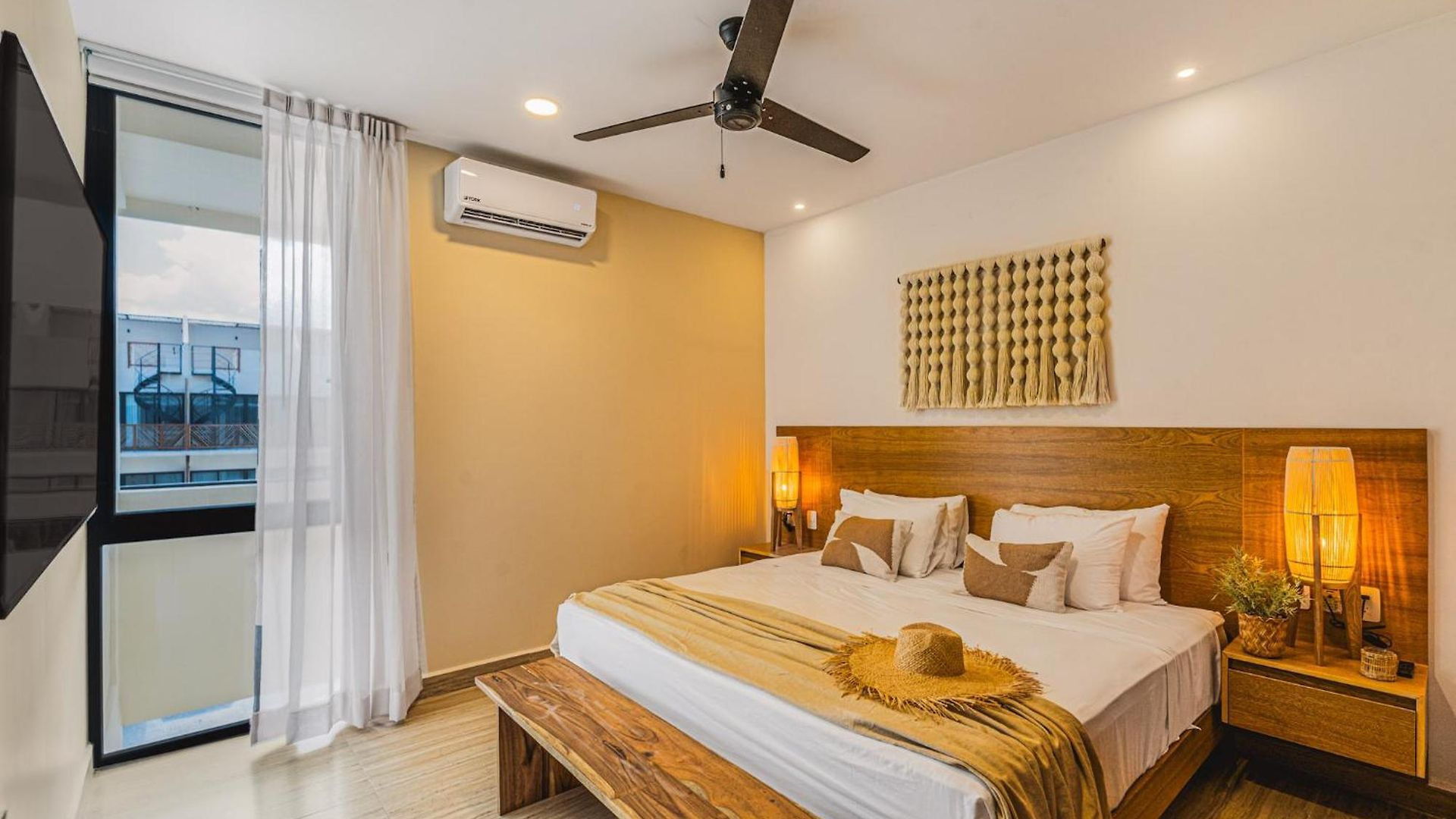 2 Bedroom Bliss Stunning Rooftop Gym Osmosis Desk Apartment *
