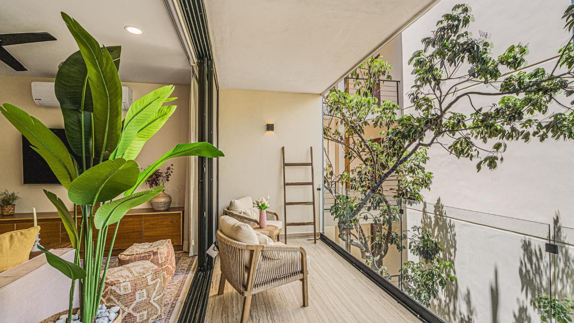 2 Bedroom Bliss Stunning Rooftop Gym Osmosis Desk Apartment