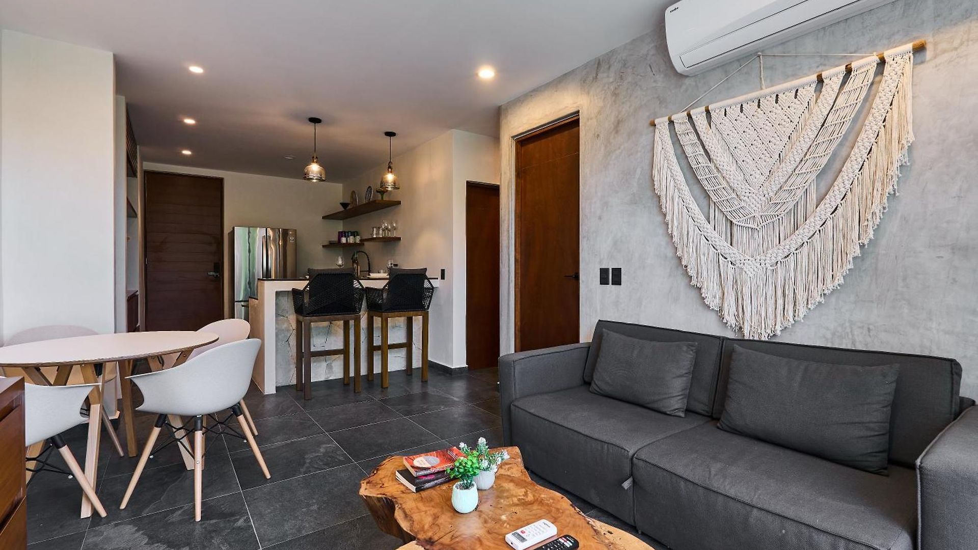 Casa Baay - Private 17 Bedroom House, 34 Pax, Rooftop And Pool + Concierge *