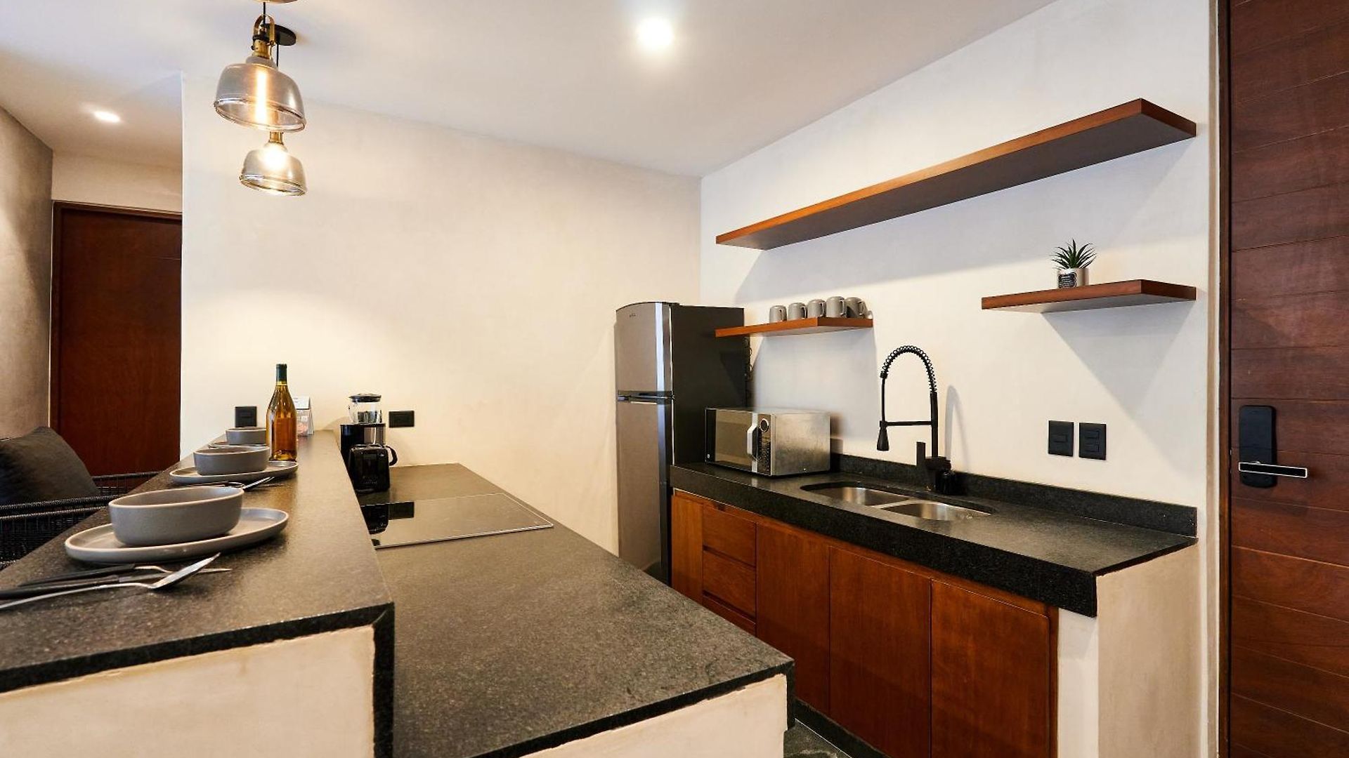 Casa Baay - Private 17 Bedroom House, 34 Pax, Rooftop And Pool + Concierge Holiday home *
