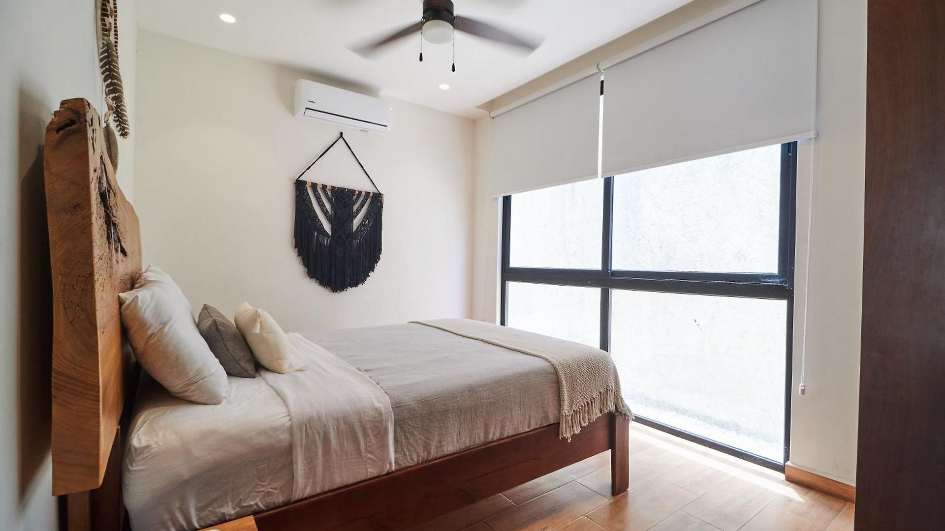 Casa Baay - Private 17 Bedroom House, 34 Pax, Rooftop And Pool + Concierge Holiday home