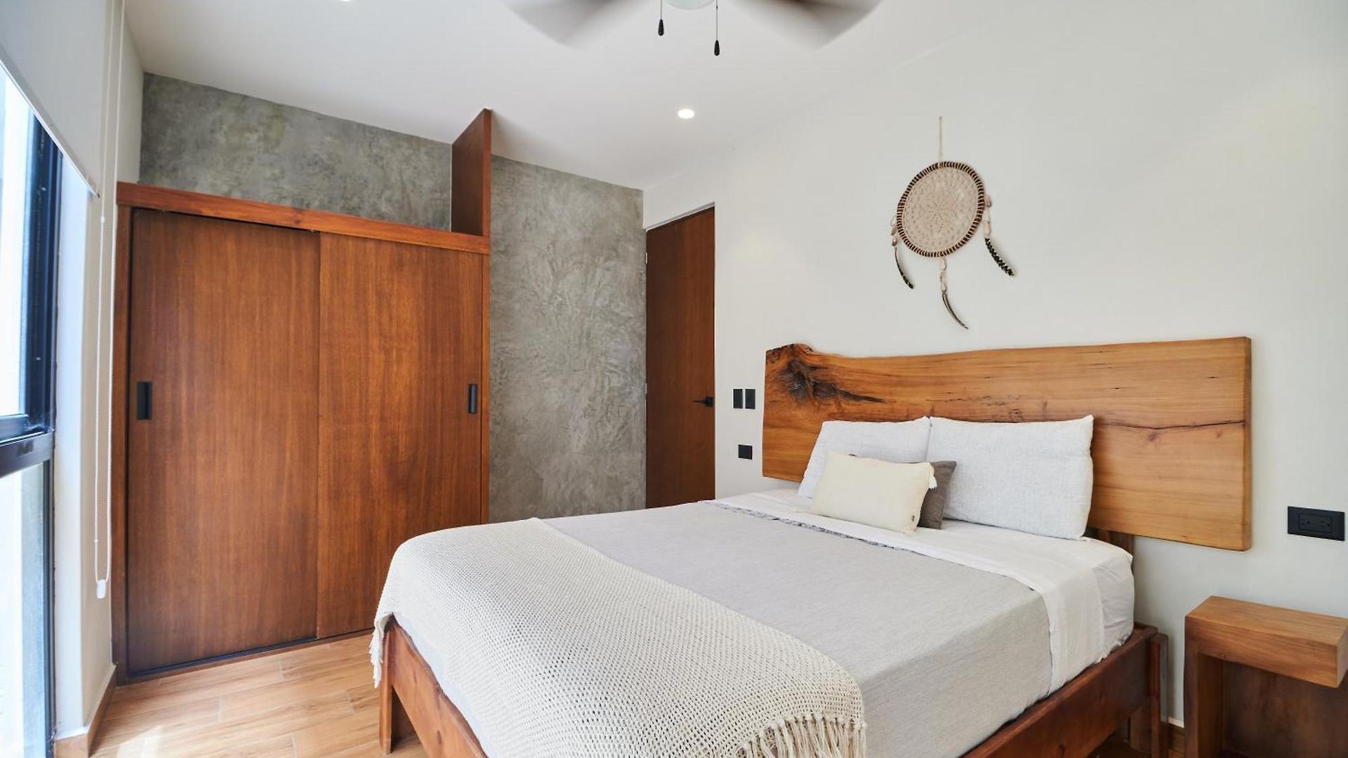 Casa Baay - Private 17 Bedroom House, 34 Pax, Rooftop And Pool + Concierge Holiday home *